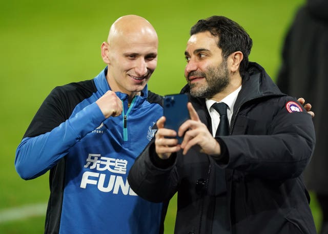 Newcastle’s Jonjo Shelvey with club owner Mehrdad Ghodoussi 