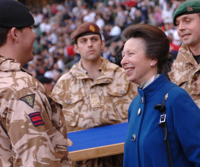 Anne with soldiers