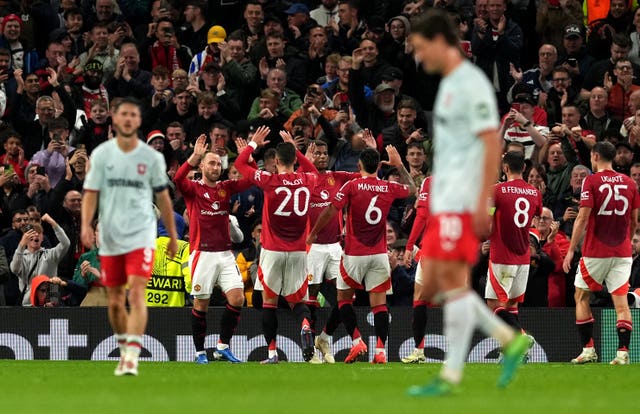 Manchester United held to draw by FC Twente in Europa League