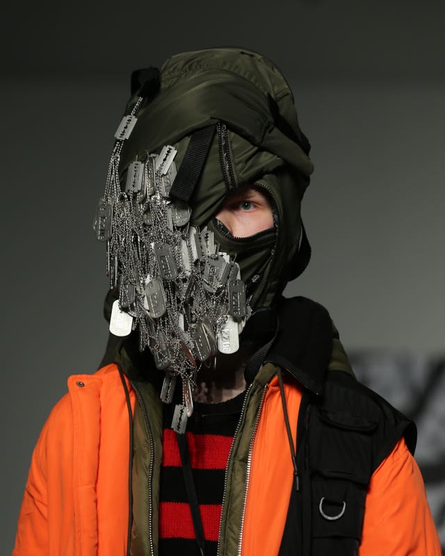 Izzue Catwalk – London Fashion Week February 2019
