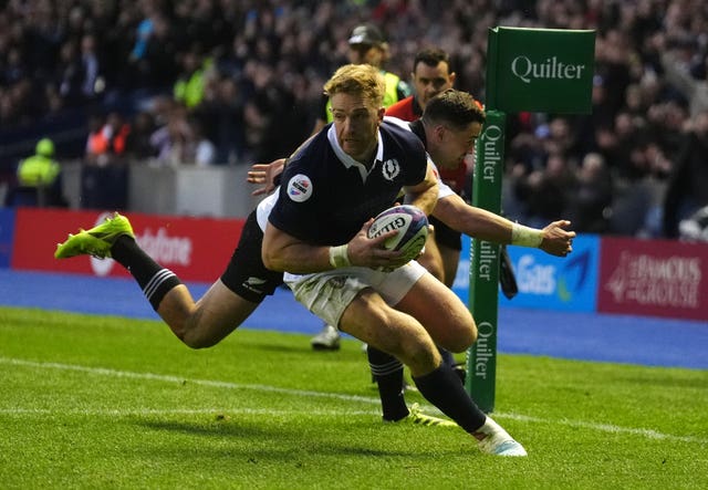 Kyle Steyn scores Scotland’s second try