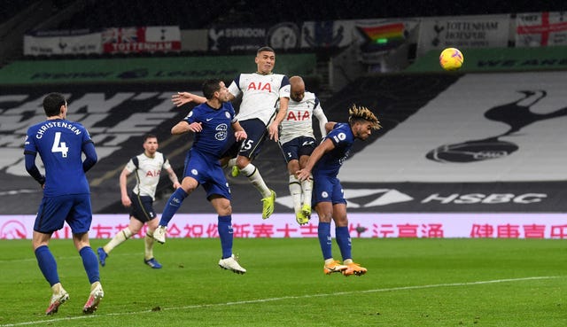 Carlos Vinicius missed a late chance to Spurs