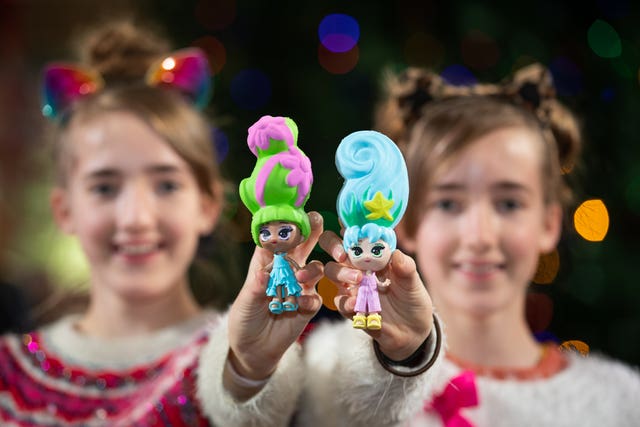 Ro and Ra play with Blume Dolls by Skyrocket
