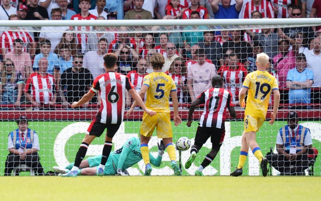 Yoane Wissa tucks home Brentford''s winner