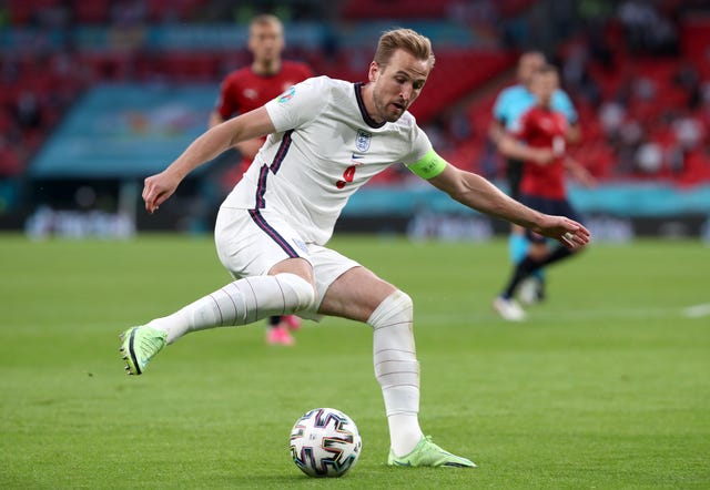 Fans would happily put us on the spot if it led to Euro 2020 glory, says Kane PLZ Soccer Fans would happily put us on the spot if it led to Euro 2020 glory, says Kane PLZ Soccer
