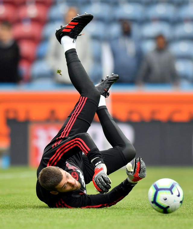 De Gea warms up ahead of the game