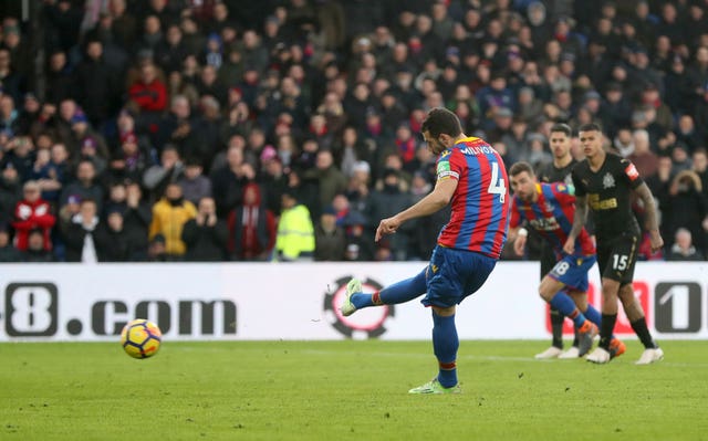 Newcastle cling on for point against relegation rivals Palace
