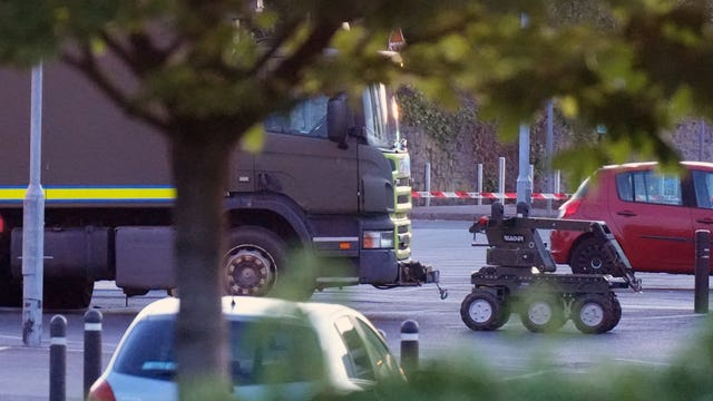 The Explosive Ordnance Disposal team near to the scene at Fairgreen Shopping Centre in Carlow