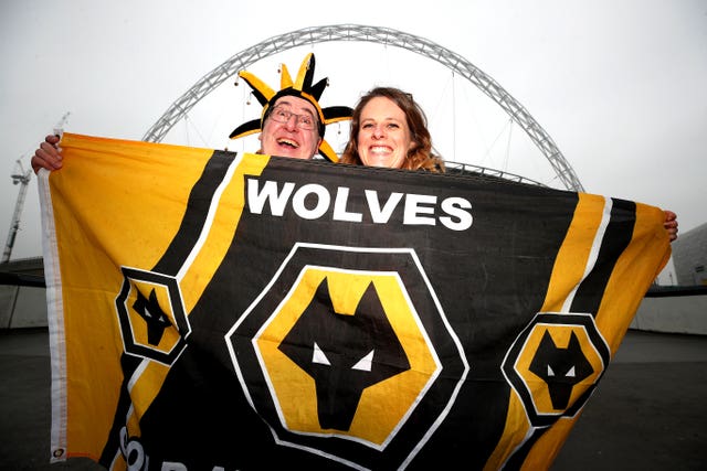 Wolves fans