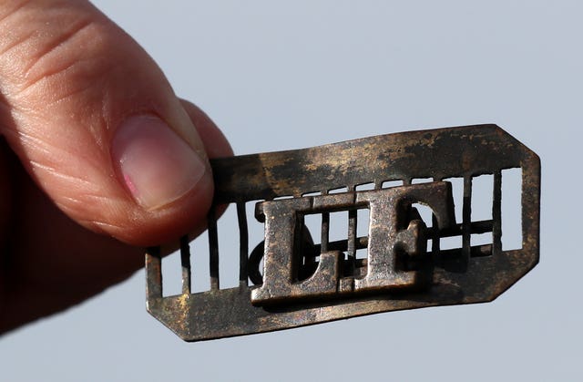A shoulder eppaulet found with the unknown British soldier