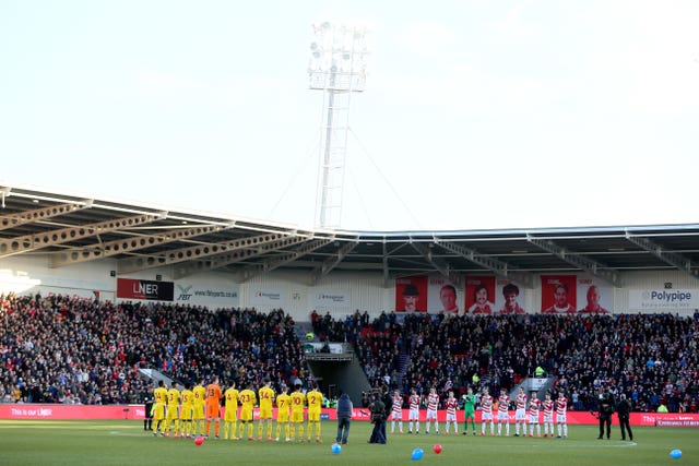 All FA Cup games held a minute's applause in memory of Gordon Banks
