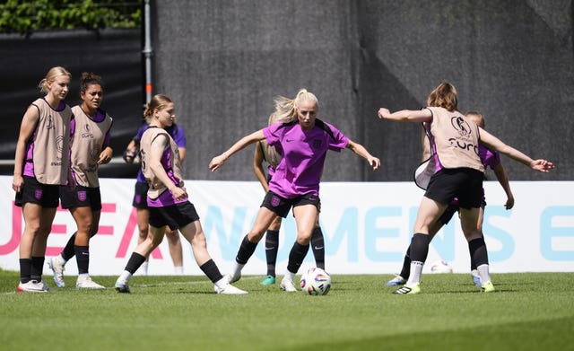 England’s Jess Park (centre left) and Alex Greenwood (centre right) during a training session at the Sportanlage Au in Opfikon, Switzerland