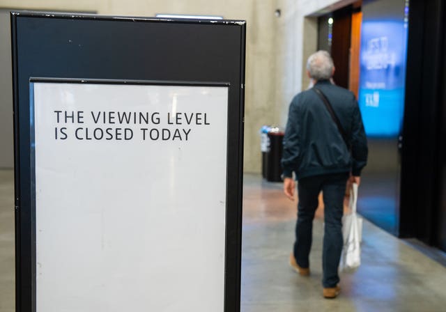 A closed sign at the Tate Modern art gallery