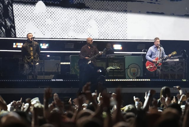 Oasis reunion