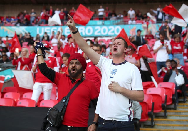 Fans start making a noise inside the ground