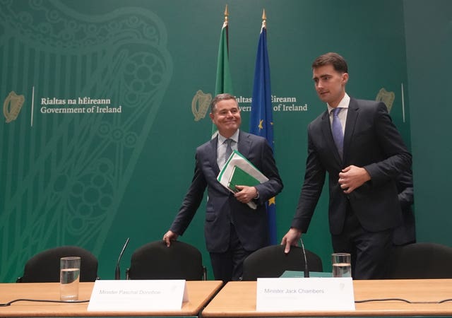 The ministers unveil the statement