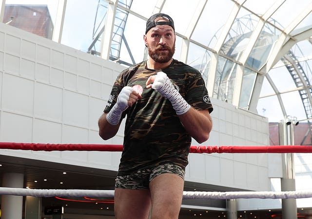 Carl Frampton and Tyson Fury Public Workout – Castle Court Shopping Centre