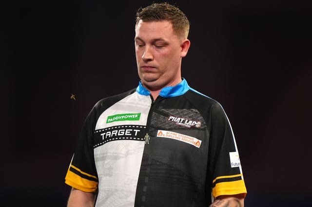 Chris Dobey in action with a wasp in close proximity