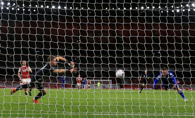 Jamie Vardy headed home his 11th goal against Arsenal to earn Leicester victory