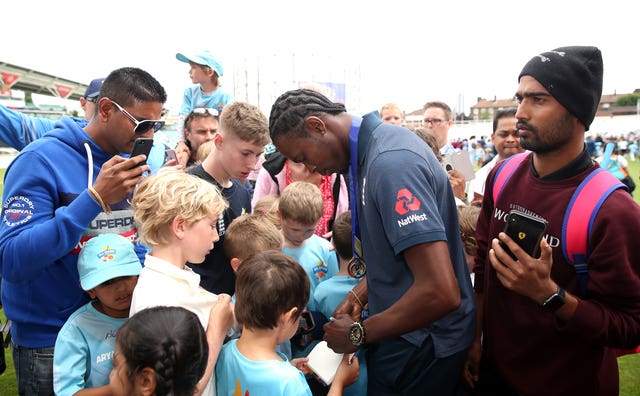 Jofra Archer signs autographs at the Oval 