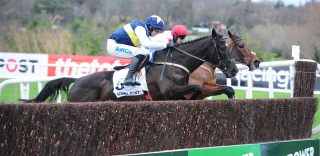 Franco de Port winning the Racing Post Novice Steeplechase