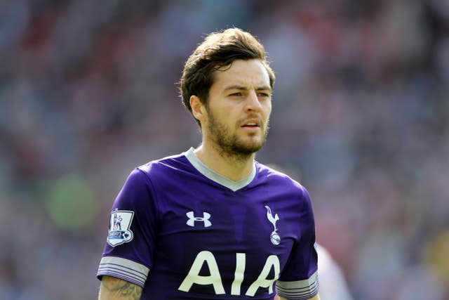 Ryan Mason in action for Tottenham