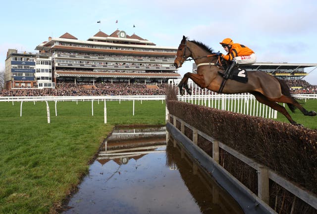Thistlecrack carried all before him as a novice
