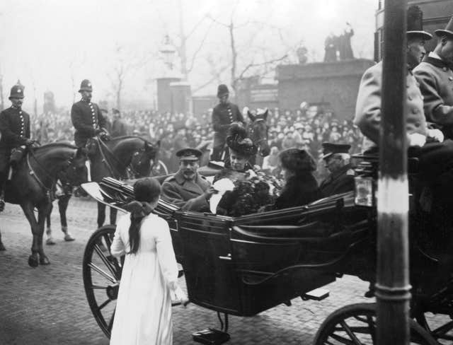 Armistice Celebrations in London. King George V's carriage driving to Armistice celebrations.