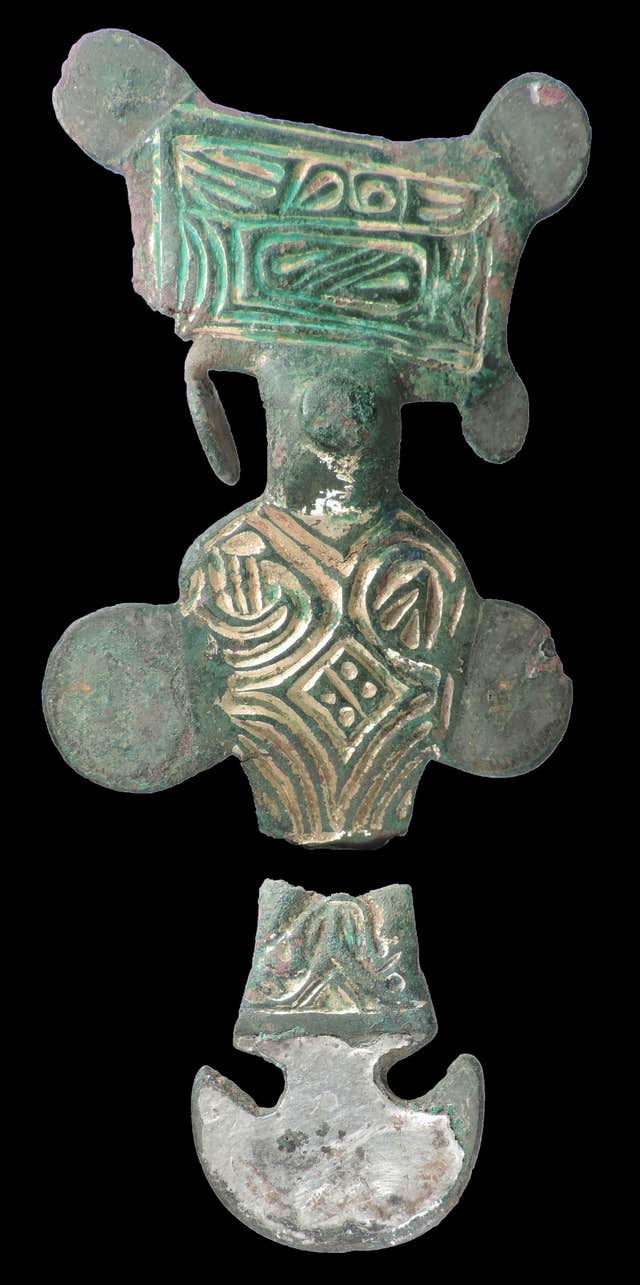 A brooch that was discovered