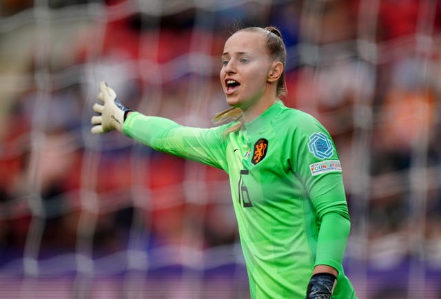 Netherlands goalkeeper Daphne van Domselaar has joined Aston Villa
