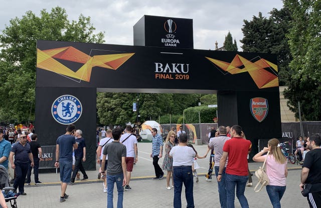 Chelsea and Arsenal Fans in Baku