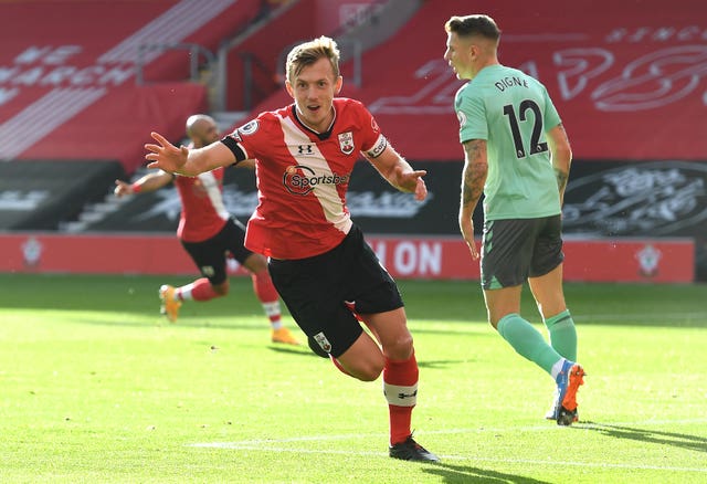 Lucas Digne dismissed as Southampton call time on Everton’s unbeaten start