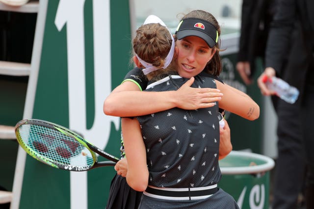 Johanna Konta’s hopes of reaching a first grand slam final were ended by a straight-sets loss to Marketa Vondrousova in the French Open semi-finals on Friday
