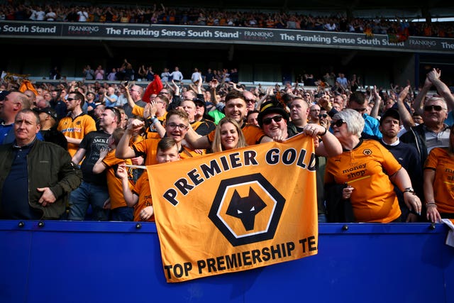 Wolves fans