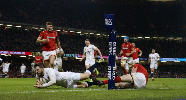 Elliot Daly scores England's winner in Wales in 2017