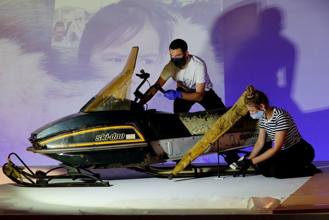 Ski-doo snow mobile