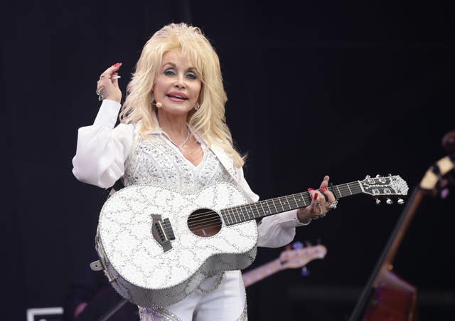 Dolly Parton on stage