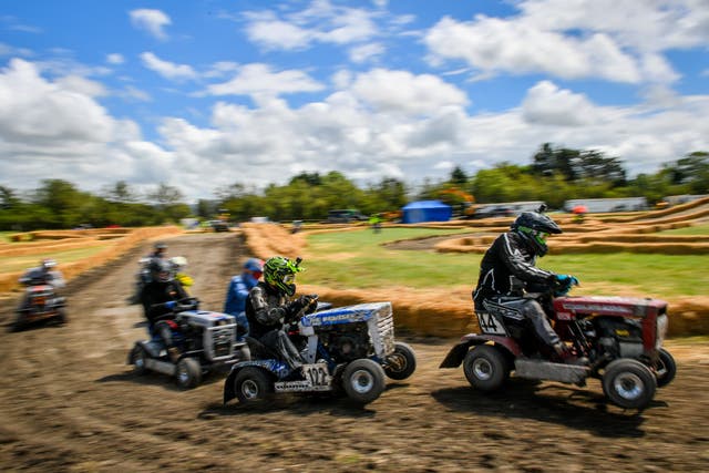 Lawn mower racing