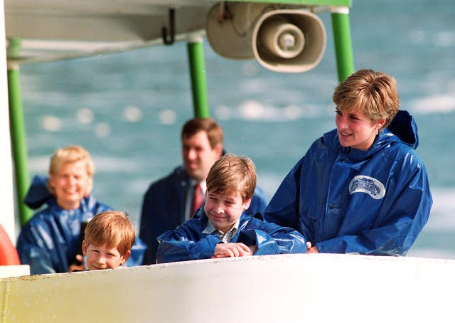 William, Harry and Diana at Niagara Falls