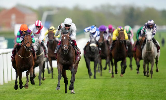Palace Pier leaves his rivals in his wake