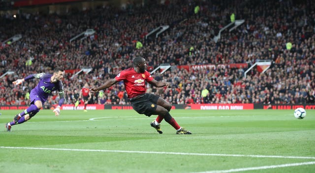 Pressure mounts on Mourinho as Moura steals the show