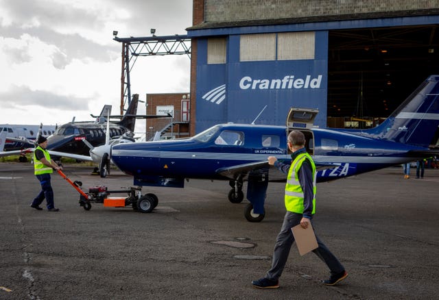 Piper Malibu plane completes worlds first flight