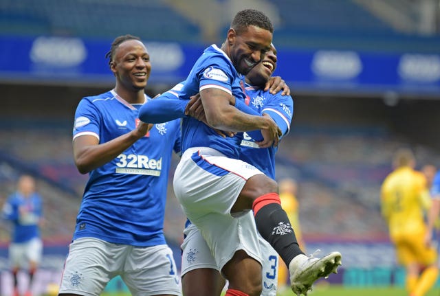 Jermain Defoe celebrates his goal