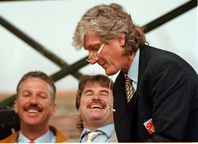 Willis with Ian Botham (left) and Alan Lamb (centre) at Chesterfield Cricket ground in 1996 