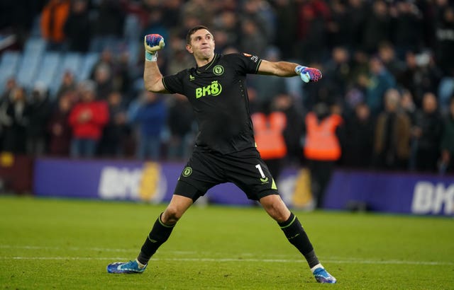 Emiliano Martinez celebrates Aston Villa''s victory