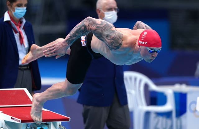 Peaty dives in at the start