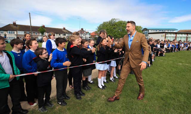 David Walliams visits Flakefleet Primary