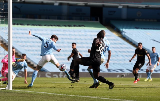 Michail Antonio grabbed West Ham''s equaliser just before the break 