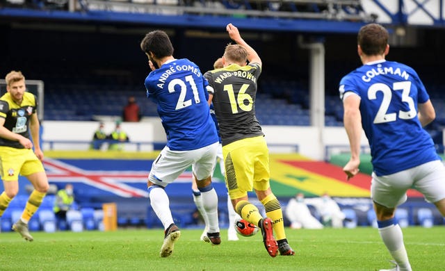 Everton midfielder Andre Gomes was adjudged to have fouled Southampton's James Ward-Prowse