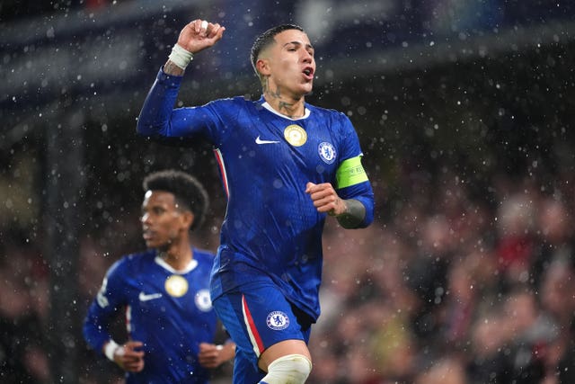 Enzo Fernandez celebrates his goal
